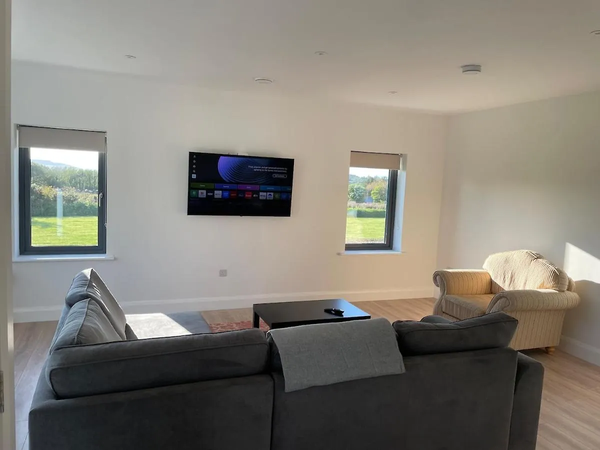 Rolling Hills Villa Westport